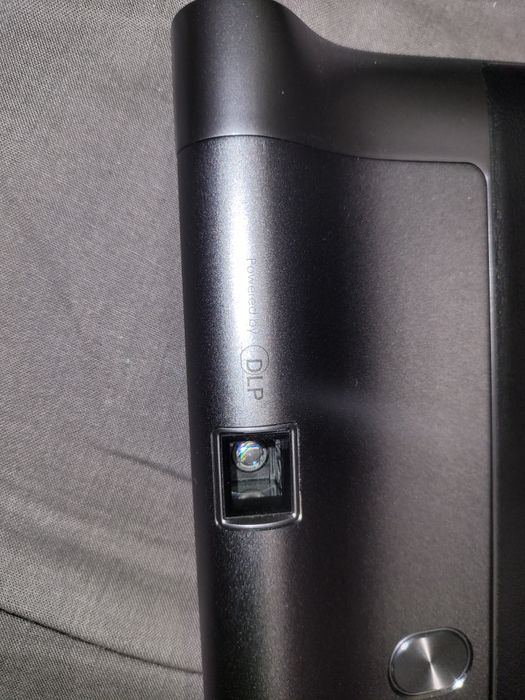 Lenovo YT3-X90L z projektorem