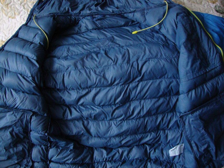 Куртка утеплена Mountain Warehouse.