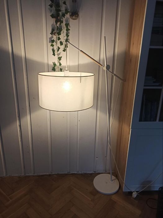 Lampa podłogowa xxx