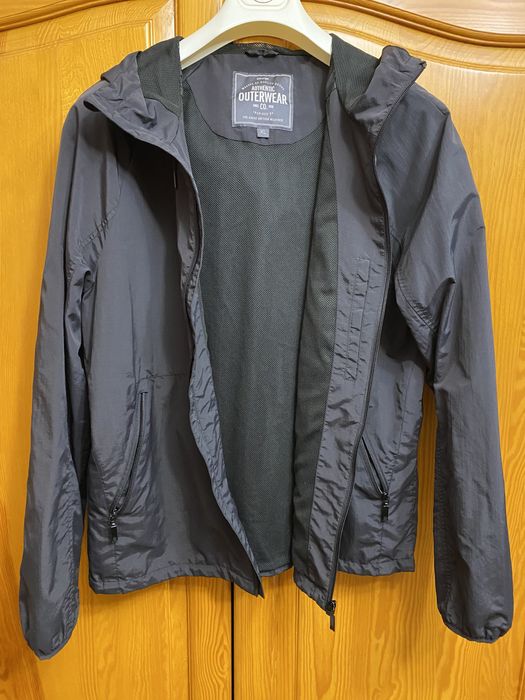 Ветровка .            .