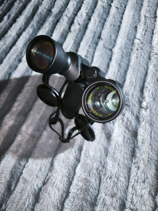 Binóculos militares