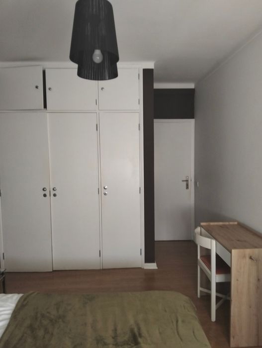 Quartos para Estudantes na Rua do Brasil N.º 302