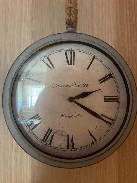 Relogio a pilhas com corda