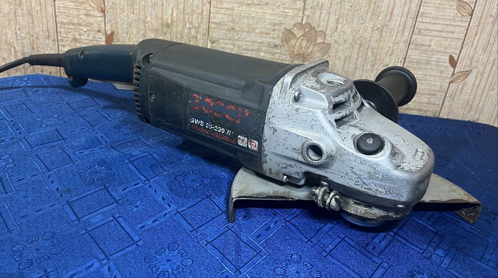 Bosch GWS 20-230 H Professional Болгарка 230мм 2000Вт