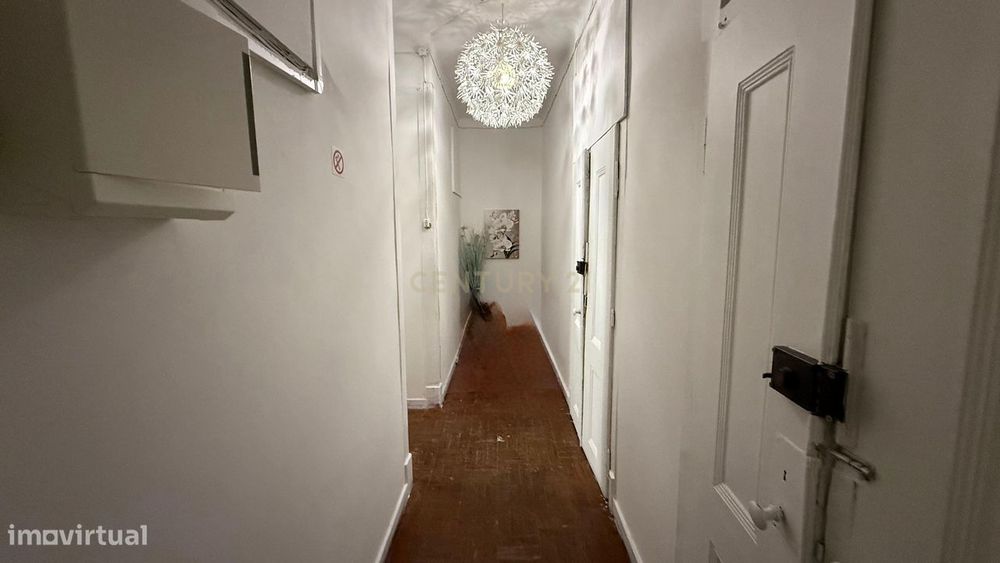 Apartamento T6 na Rua Alexandre Herculano - Oportunidade Única