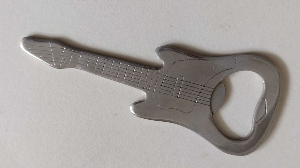 Otwieracz do butelek - gitara
