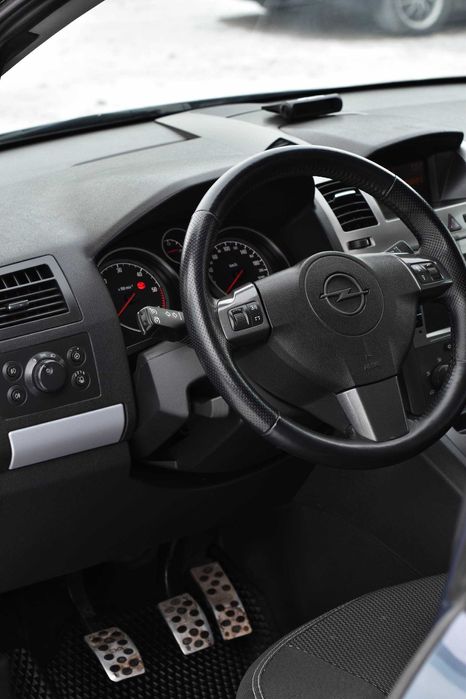 Opel Zafira 2006 1.9 Дизель механіка (Перший внесок від 20%)