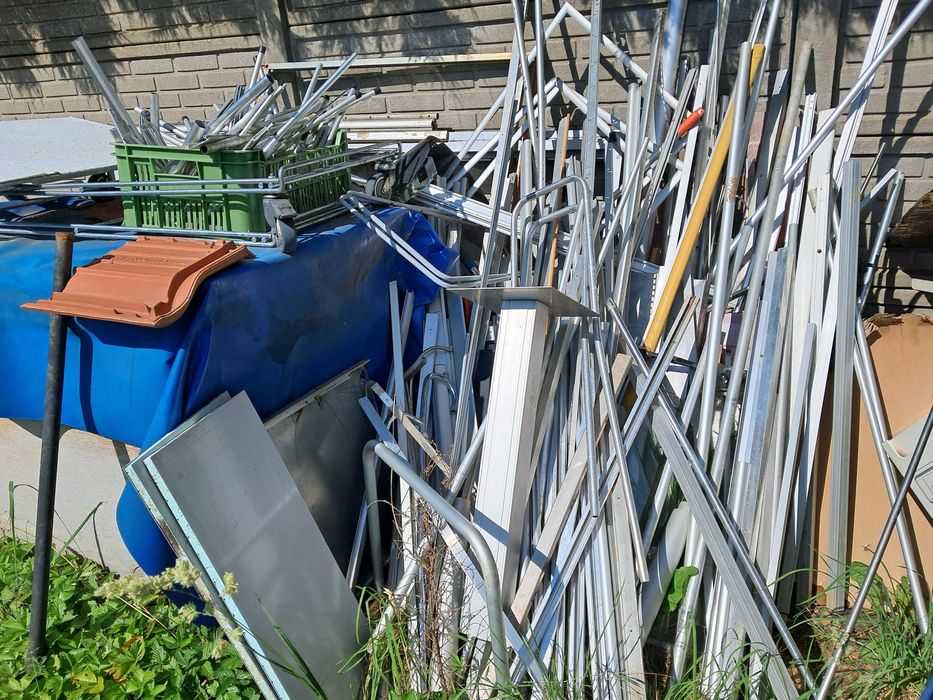 Śruby duże i mniejsze oraz wkręty