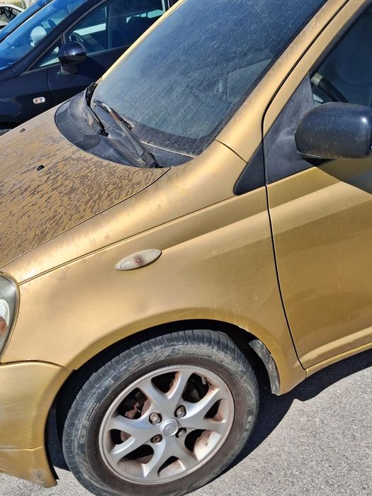 Toyota yaris set 1999 sol
