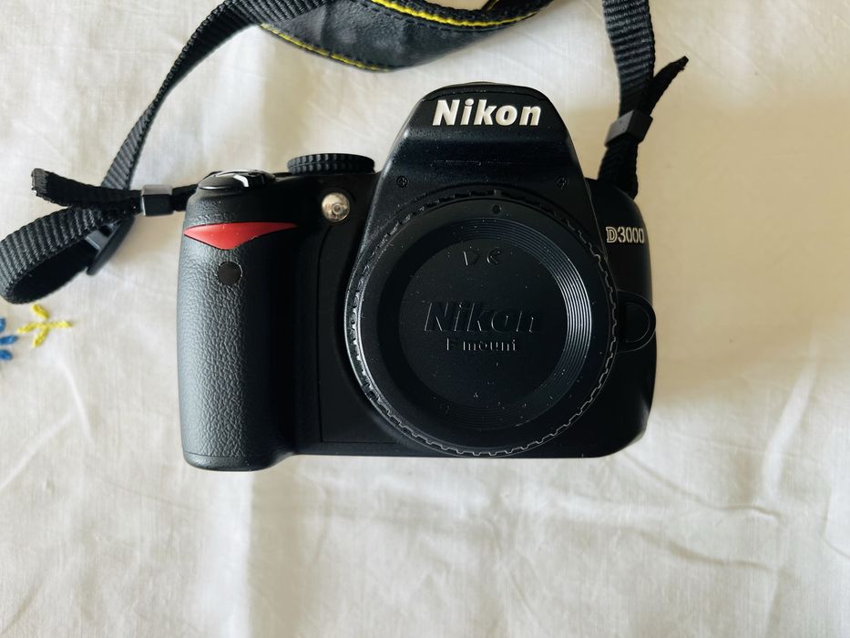 Nikon D3000 - maquina fotografica digital profissional