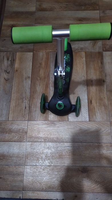 Продам детский самокат .