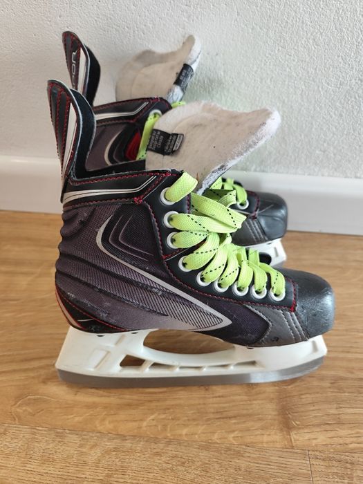 Łyzwy hokejowe 35