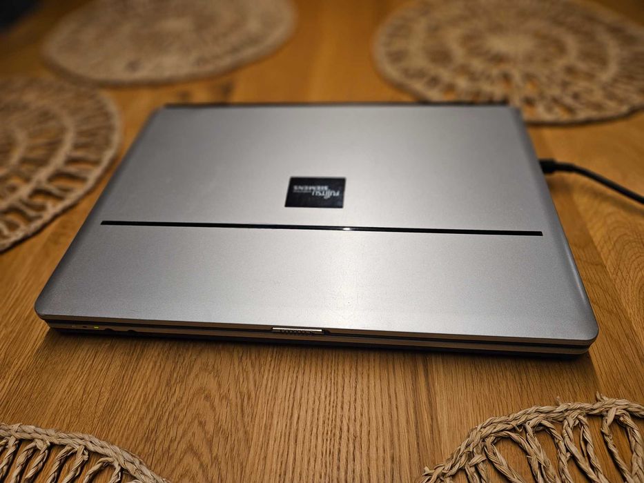 Laptop Fujitsu-Siemens Amilo Pi2512 Intel Pentium z Windows