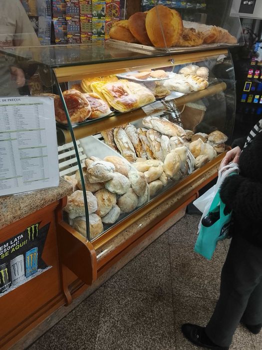 Vitrines de pastelaria em bom