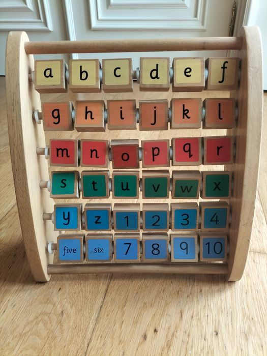 Ábaco de madeira educativo - Abecedário e Números em inglês
