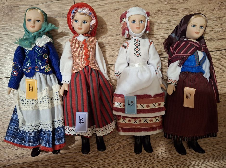 Porcelanowe lalki DEAGOSTINI - strój ludowy