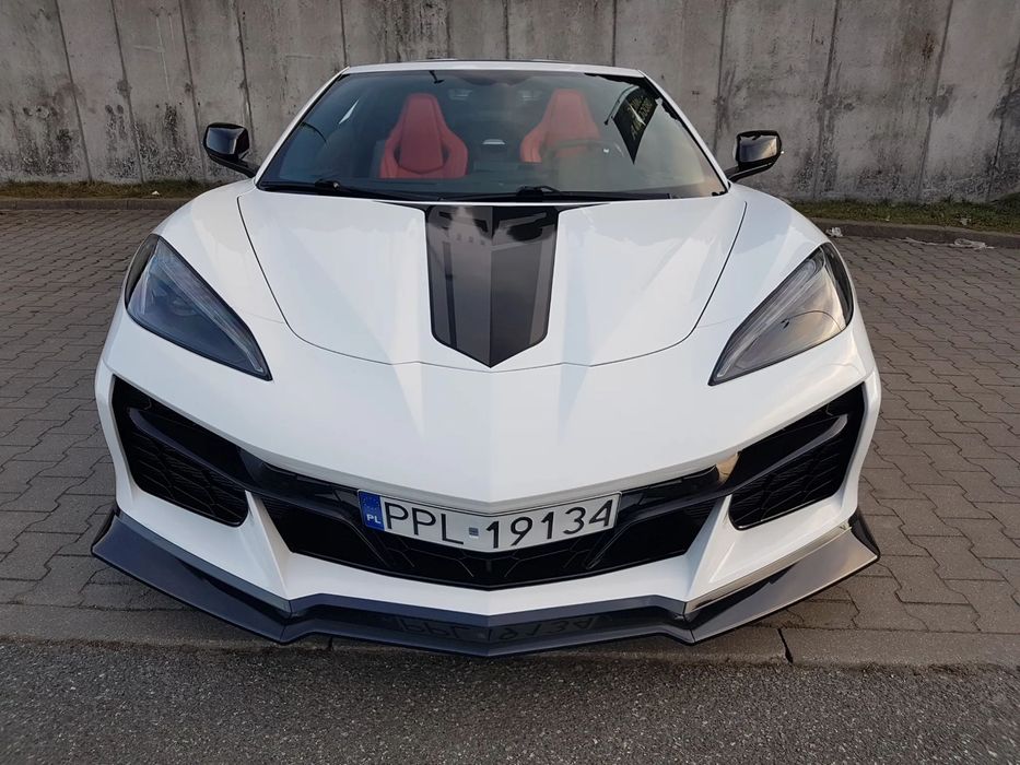 Chevrolet Corvette Zarejestrowana.  Rok w kraju targa jak nowa