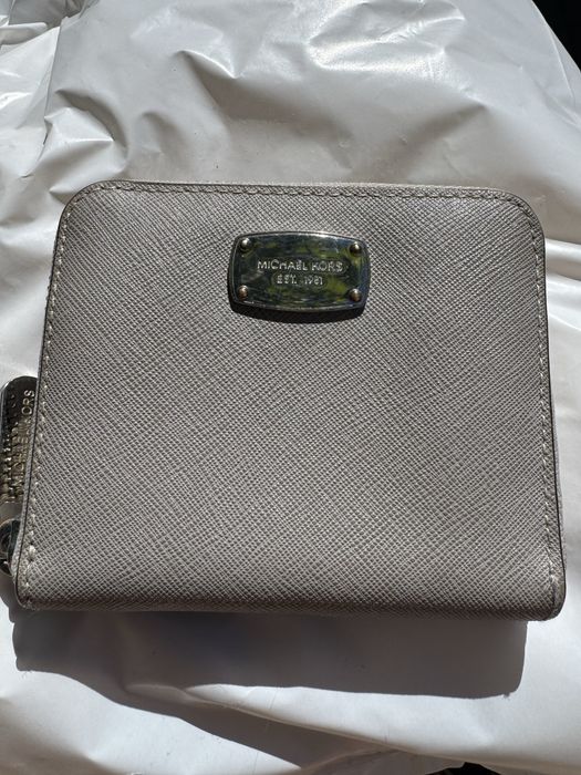 Продам оригинальный кошелек Michael Kors