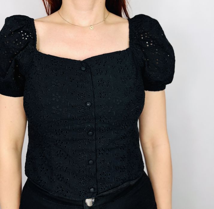 Czarna bluzka z krótkim rękawem bufką S 36 Amisu