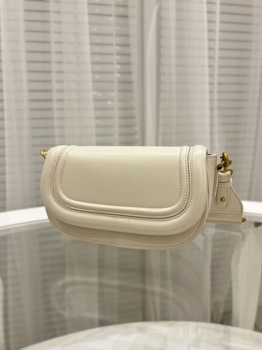 Бежева сумочка ZARA