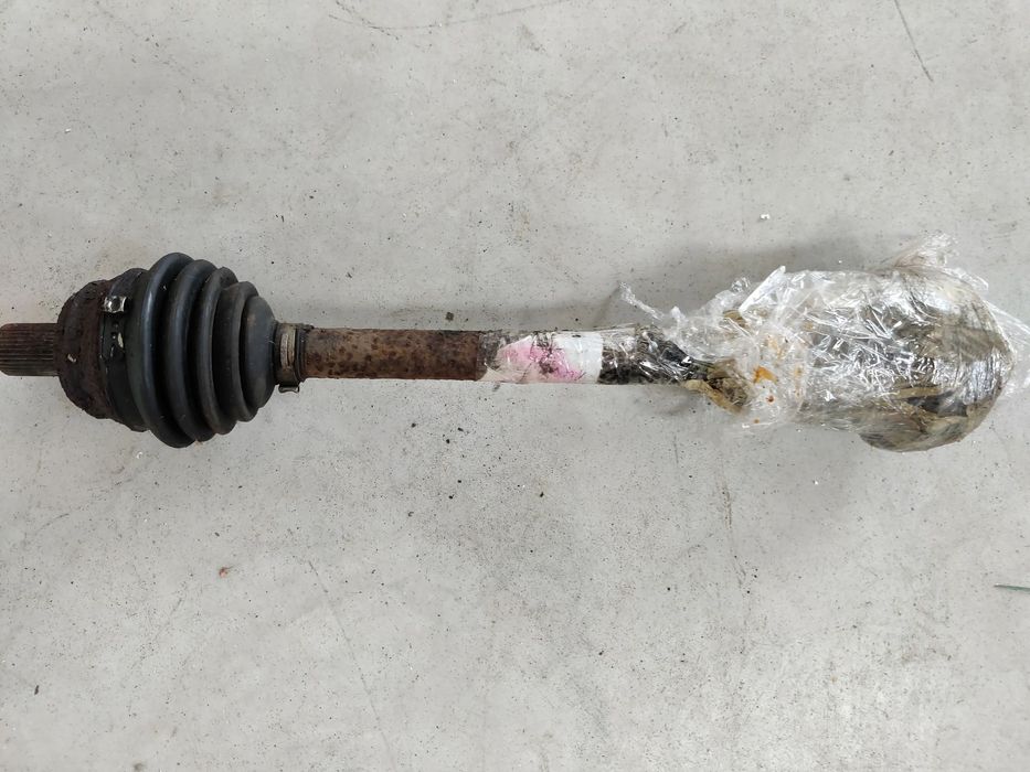 Półoś lewa 1.4 1.6 Skoda Octavia VW Bora Golf Seat Leon Audi A3