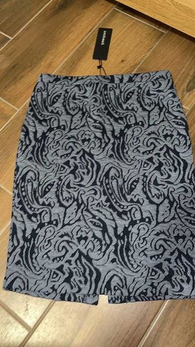 Spódnica granatowa we wzory rozmiar 36 Greenpoint