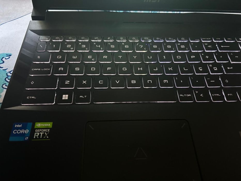 Vendo portátil MSI RTX 3070 em Excelente estado