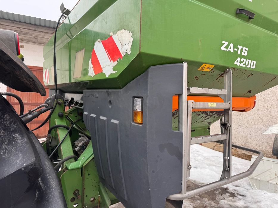 Продам розкидач мінеральних добрив Amazone 4200 ZA-TS Profis Hydro