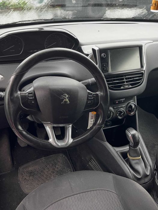 Peugeot 208 Viatura para peças