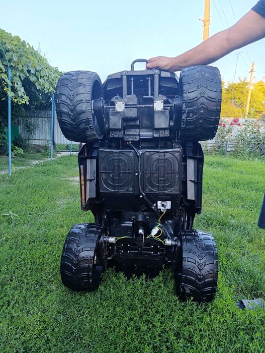 Дитяча електро-машинка