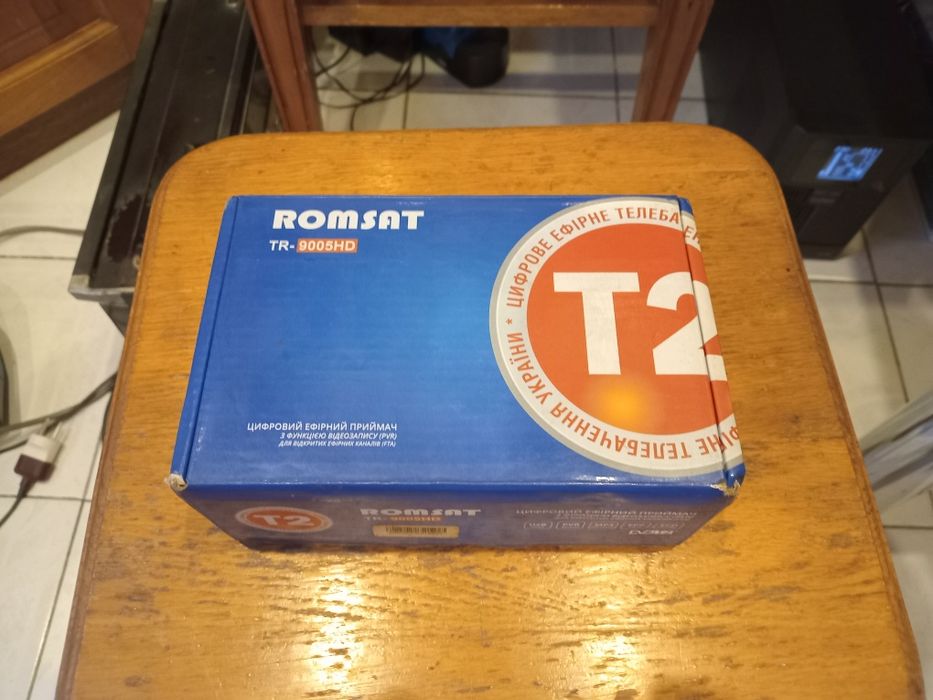 Тюнер цифровой Romsat