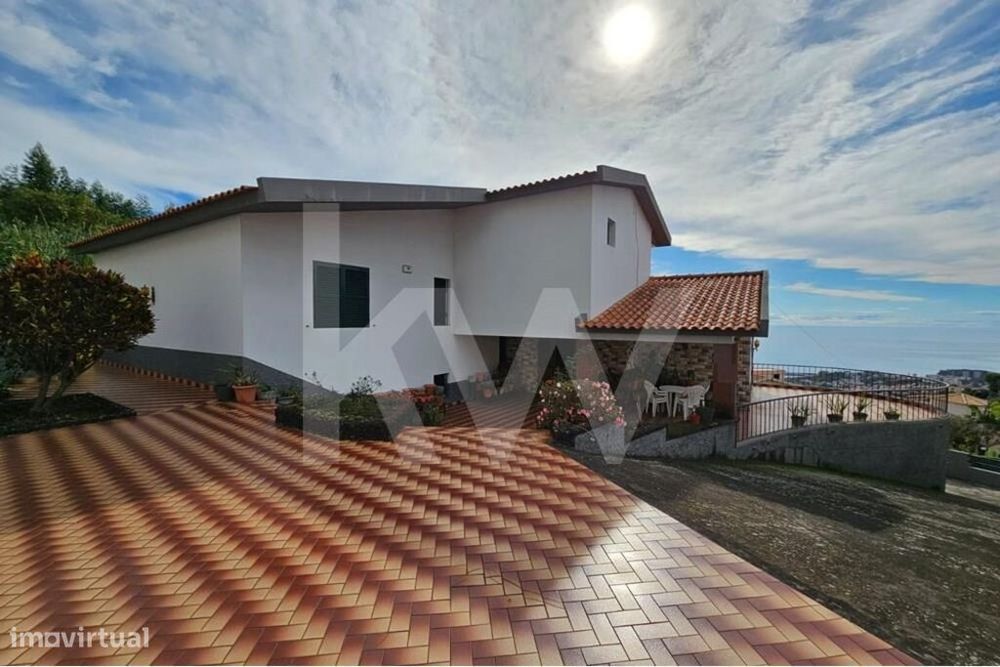 Moradia T5 no Livramento | Monte | Funchal, inserida num terreno de 80