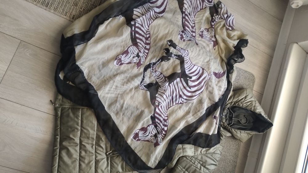 Dłuższa kurtka gratis szal