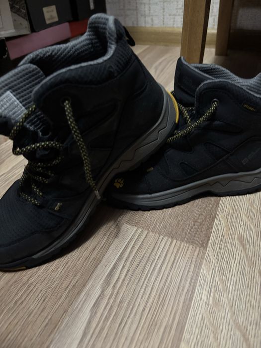 Продам підліткові ботинки Jack Wolfskin Original