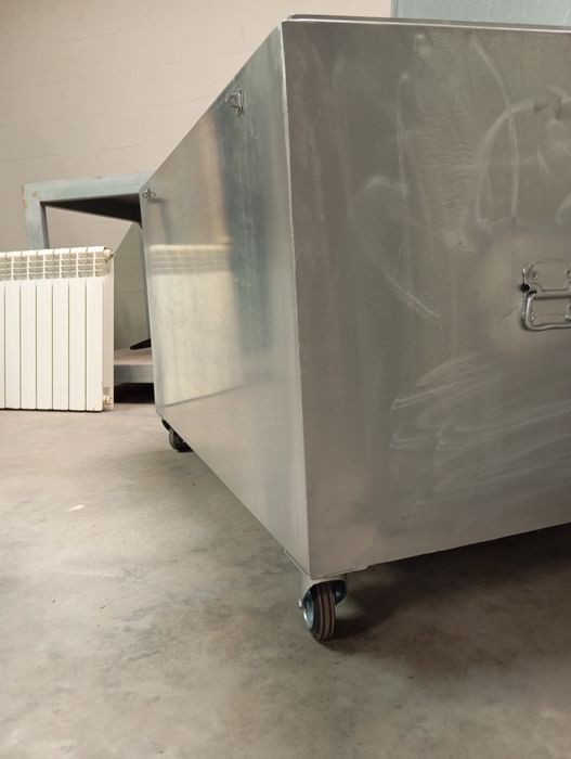 Baú em metal galvanizado 119x75x80