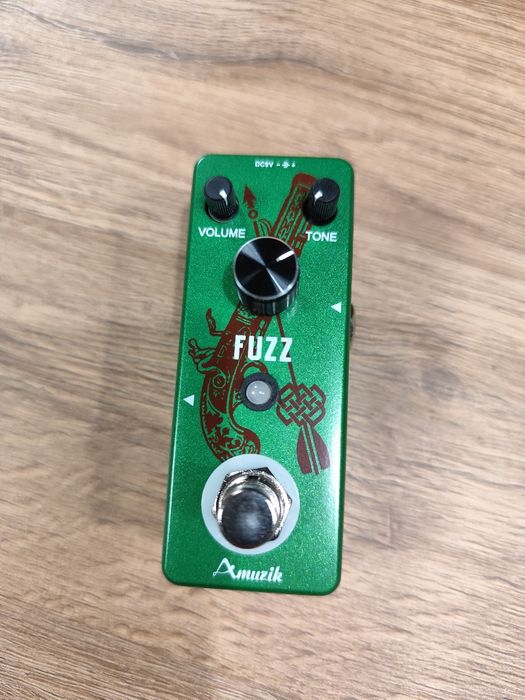Efekt gitarowy Amuzik Fuzz LEF-300