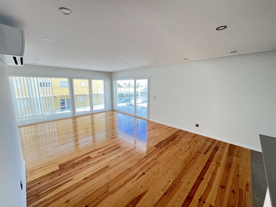 Apartamento de Luxo T4-Arrendo