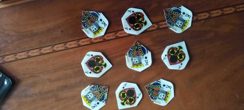 Penas de dardos Rei-Ás