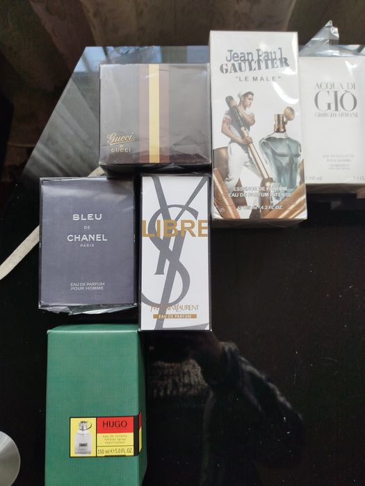 Жіночі та чоловічі парфуми