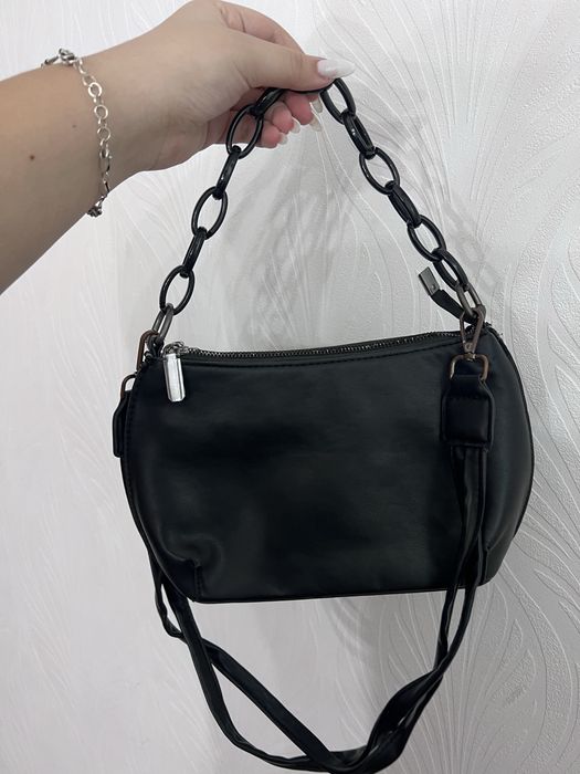 сумочка жіноча чорна