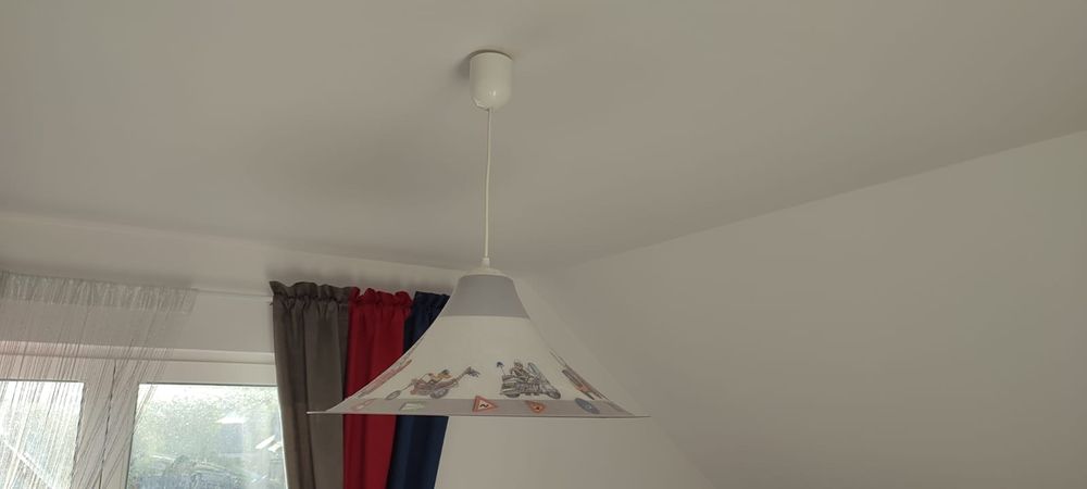 Lampa do pokoju dzieciecego.