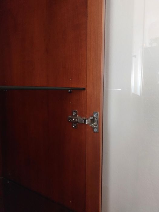 Móvel Vitrine em Cerejeira