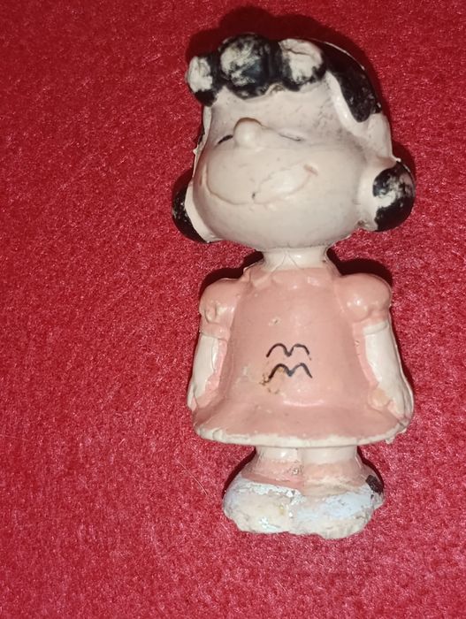 Boneco Lucy Van Pelt da Schleich