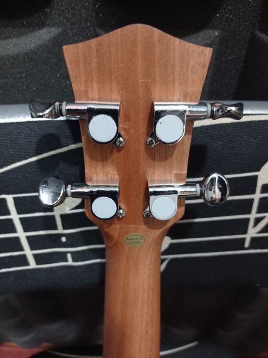 Ukulele soprano novo