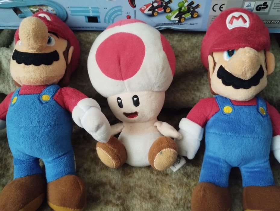 Super Mario: Figurki, tor wyścigowy plus przewodnik po grze