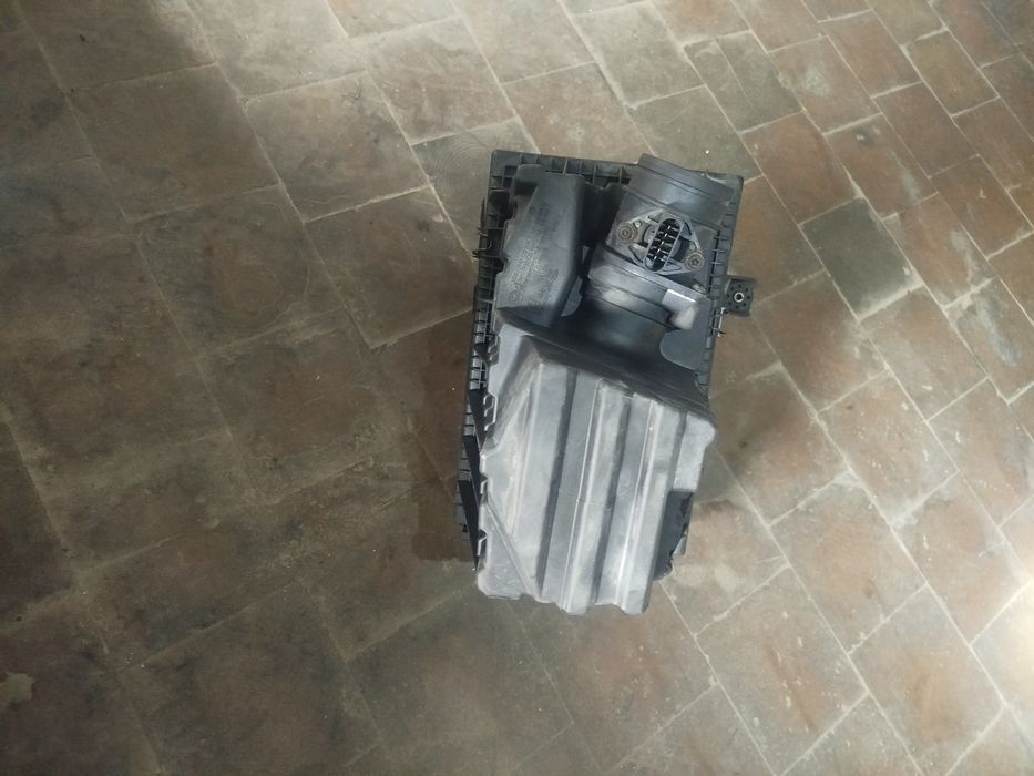 корпус повітряного фільтра з ДМРВ Фольксваген 2.0 tdi