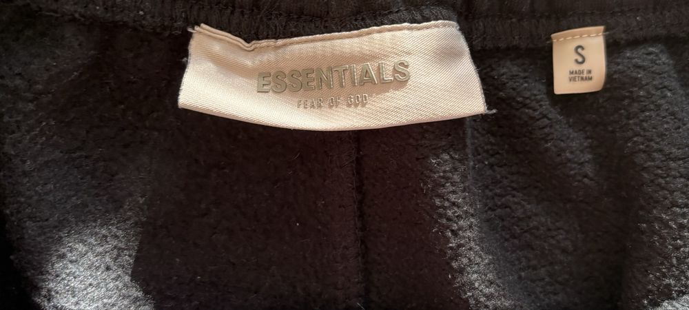 Spodenki Essentials