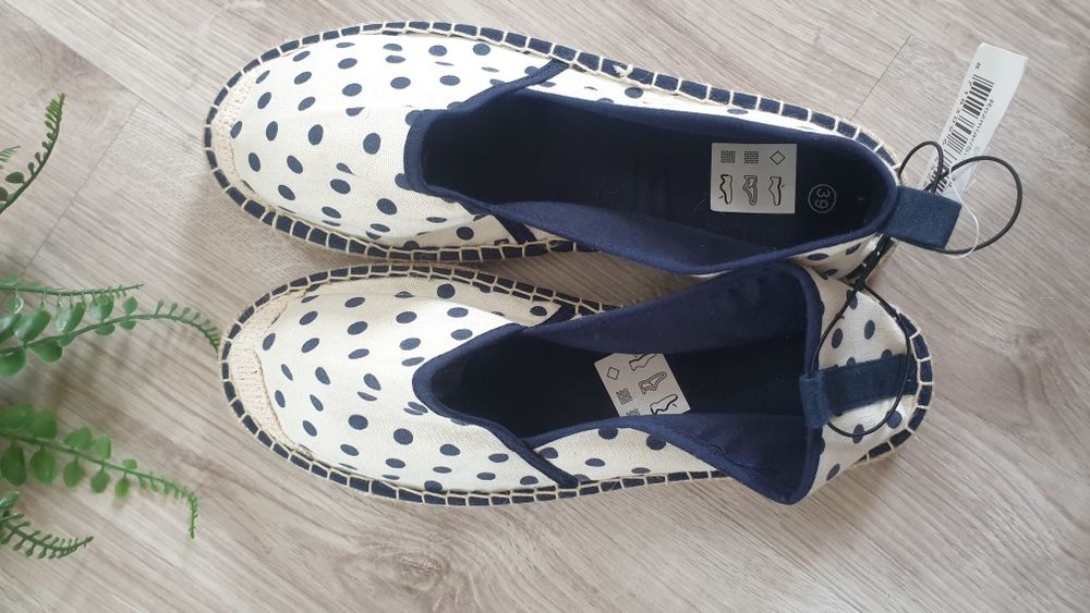 Buty damskie na lato baleriny espadryle  tenisówki wsuwane rzymianki  roz 39/25 beżowe