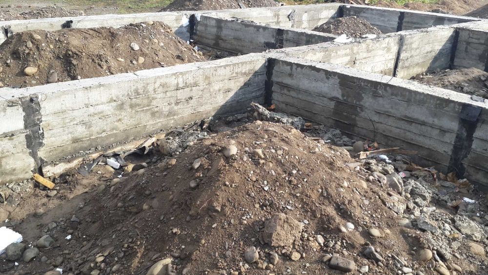Земельна ділянка з фундаментом зі всіма документами