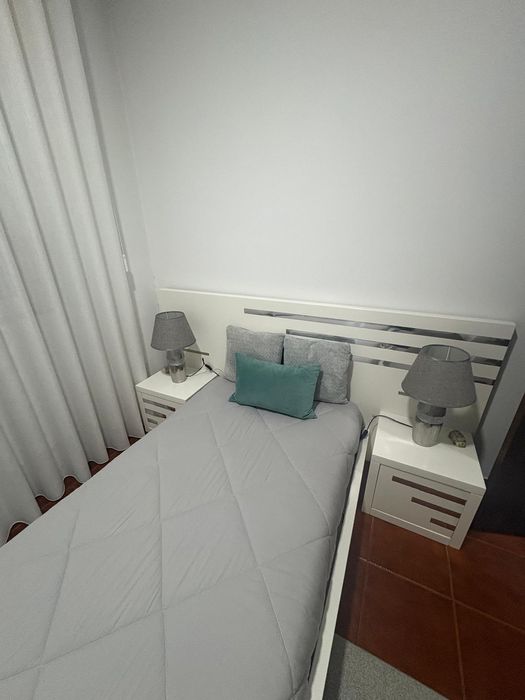 Vendo cama de solteiro!